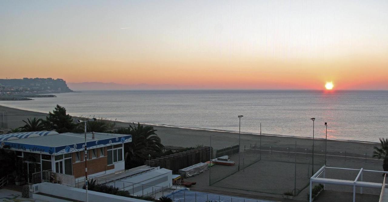 Apartmán House By The Sea Albissola Marina Exteriér fotografie